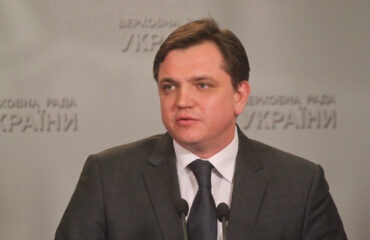 Один із кандидатів в судді КСУ від парламенту не відповідає формальним вимогам на посаду