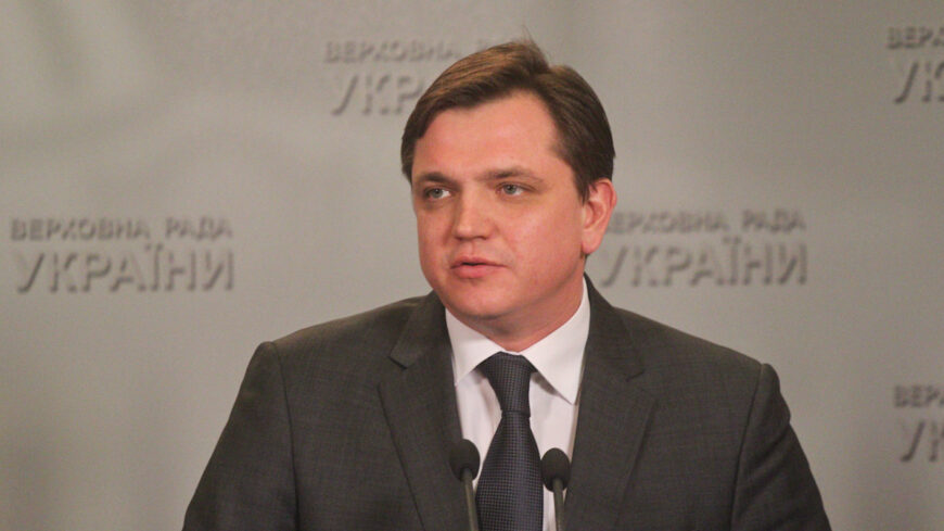 Один із кандидатів в судді КСУ від парламенту не відповідає формальним вимогам на посаду