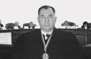 Чи відпустить ВРП у почесну відставку суддю Вишара, який виносив 2 різні за змістом рішення в одній і тій самій справі?