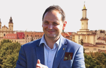 Адвокат попри несумісність: мер Івано-Франківська Марцінків пробув активним адвокатом один день